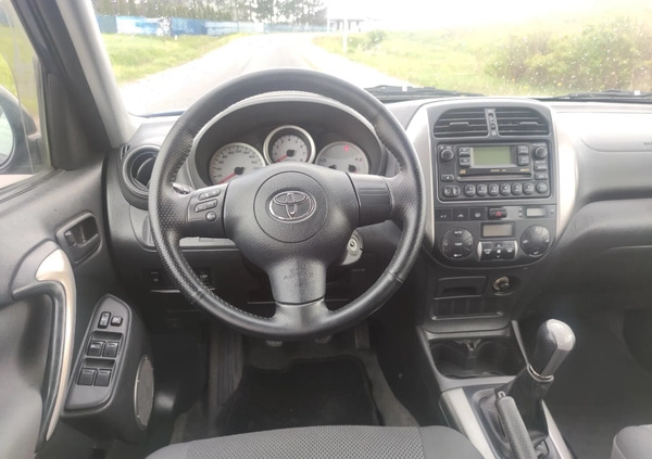Toyota RAV4 cena 24900 przebieg: 223000, rok produkcji 2005 z Gniezno małe 232